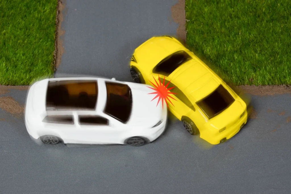 典型的な交通事故の事例から、「著しい過失」と「重過失」の違いを解説